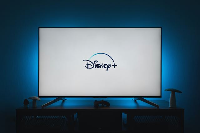 Hisense U8 Series vs Disney+ Bundle: Which Should You Buy in 2026
