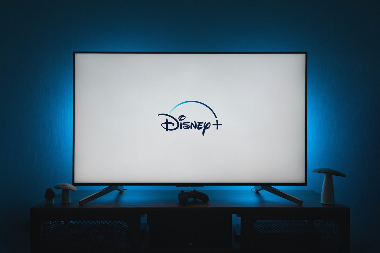 Hisense U8 Series vs Disney+ Bundle: Which Should You Buy in 2026