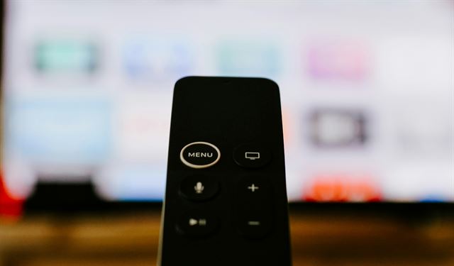 Roku Streaming Stick 4K vs PlayStation 5 Slim vs Hisense U8 Series: Which Wins