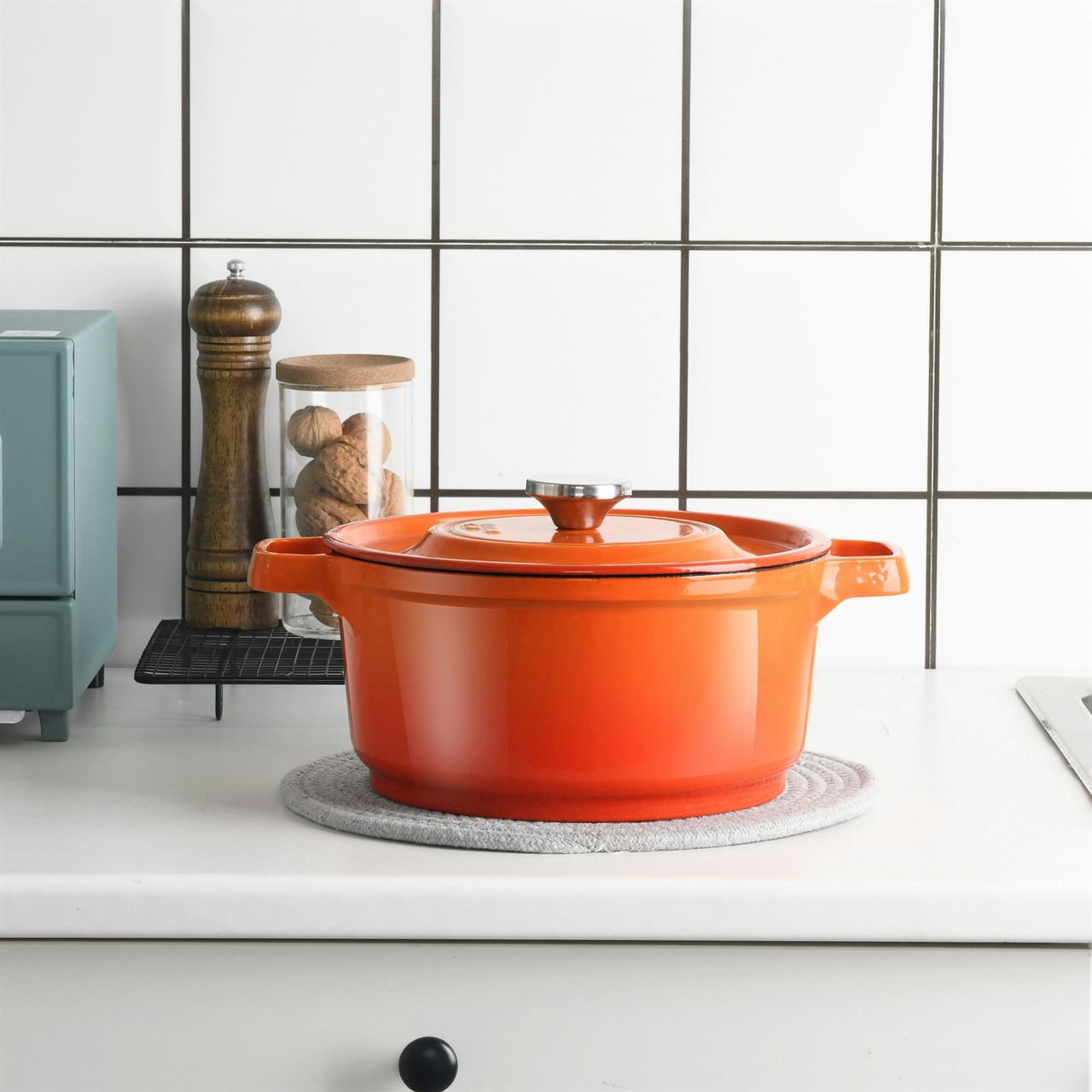 Simplehuman Sensor Bin vs Le Creuset Dutch Oven vs Philips Hue White Ambiance: Which Wins