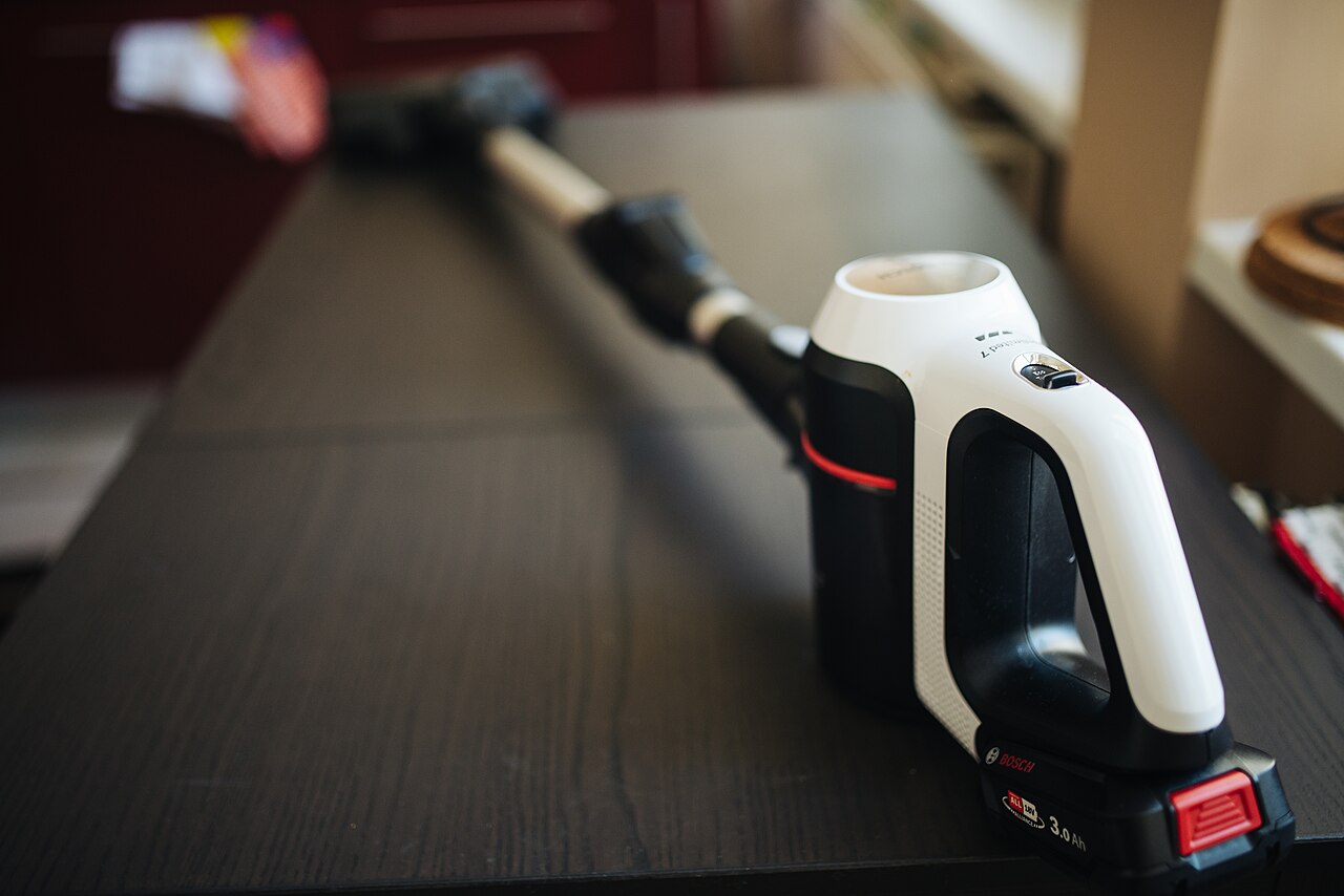 Dyson V15 Detect vs Instant Pot Pro: Which Is Right for You in 2026