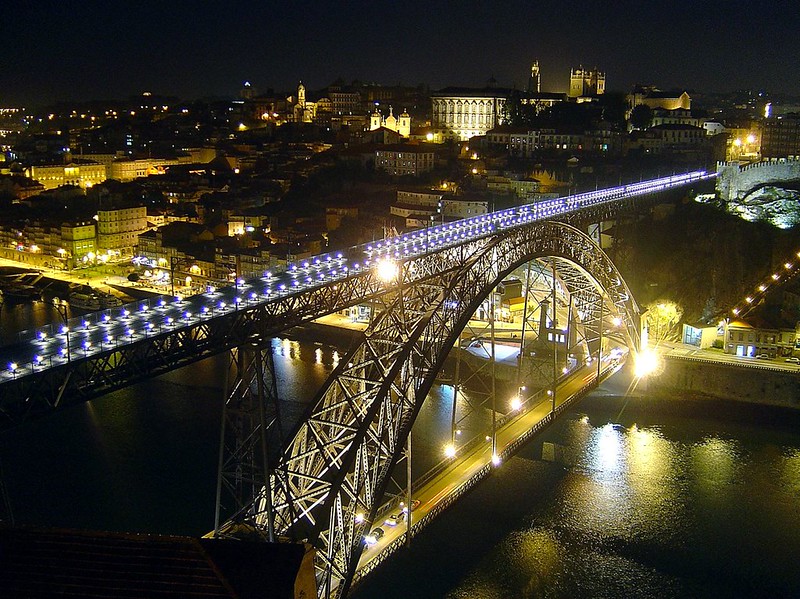 Porto, Hoi An and Kyoto: three old towns, three answers to the same crowd problem