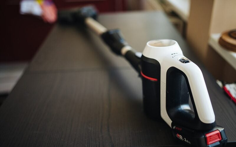 Dyson V15 Detect vs Instant Pot Pro: Which Is Right for You in 2026
