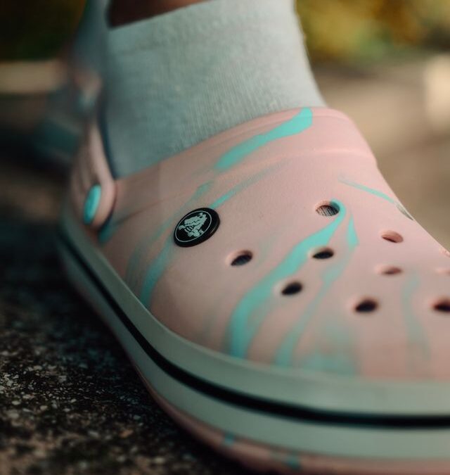 Crocs Says Its Clogs Are Beach-Ready. A Federal Judge Let a Shrinkage Suit Test That.