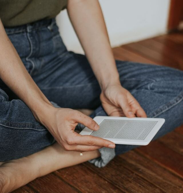 The 2024 Kindle Paperwhite: More Storage, No Buttons, and a Price We Could Not Fully Verify