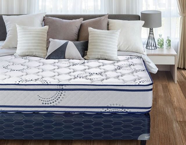 Le Creuset Dutch Oven vs OXO Pop Containers vs Casper Original Mattress: The Real Difference