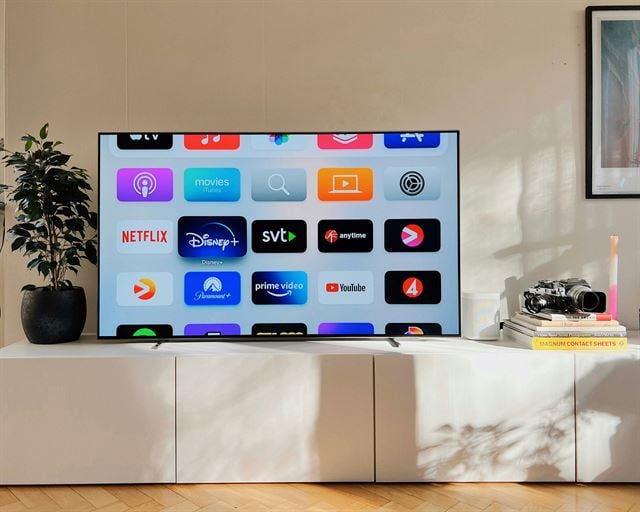 LG C4 OLED TV vs Amazon Fire TV Stick 4K Max: Which Is Right for You in 2026