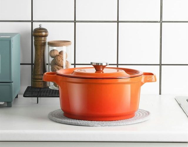 Simplehuman Sensor Bin vs Le Creuset Dutch Oven vs Philips Hue White Ambiance: Which Wins