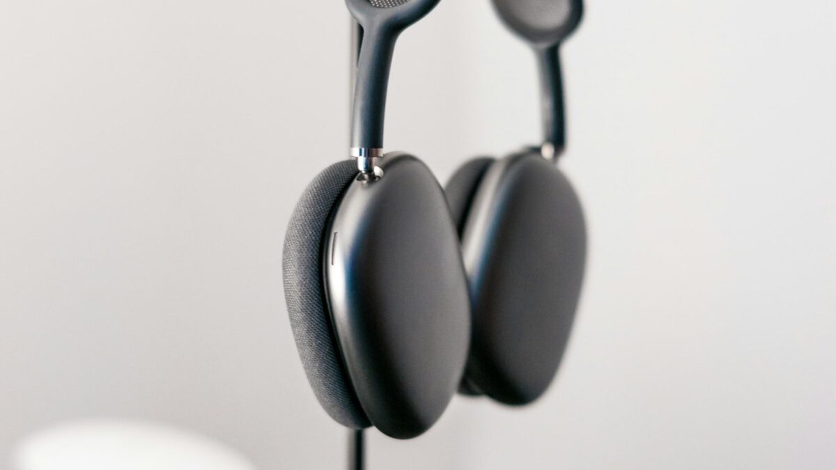 The First-Gen Bose QuietComfort Ultra Is $170 Cheaper Than Its Own Replacement