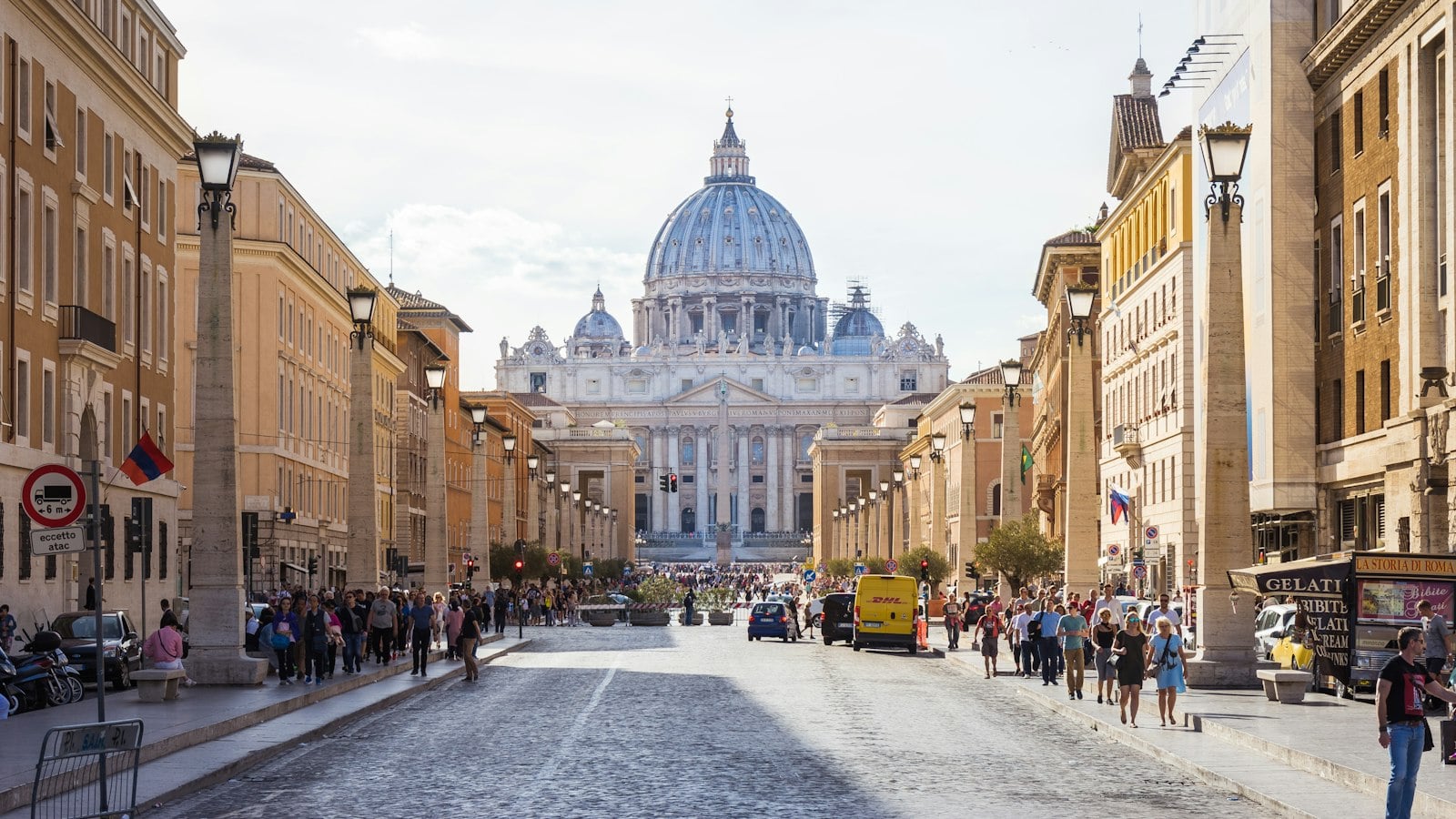 Via della Conciliazione in Rome leading to St Peter’s Basilica (photo: Claudio Hirschberger / Unsplash)