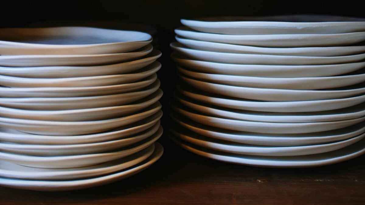 Restaurant Plates Outlast Home Plates for a Reason