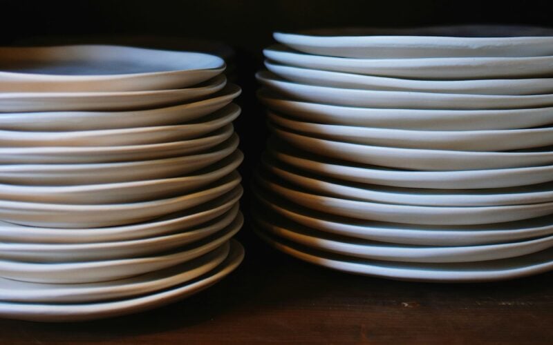 Restaurant Plates Outlast Home Plates for a Reason